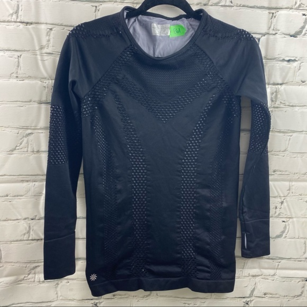 Athleta stretch long‎ sleeve with grey liner